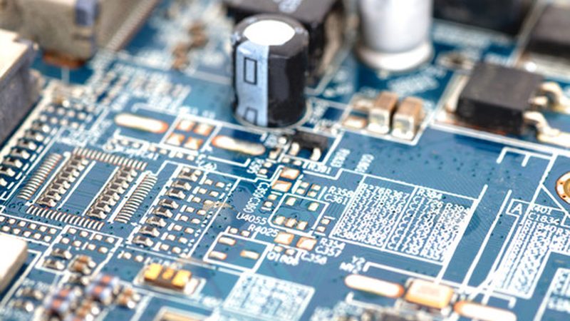 封面材质选择：电子设计竞赛作品集的视觉与实用考量
