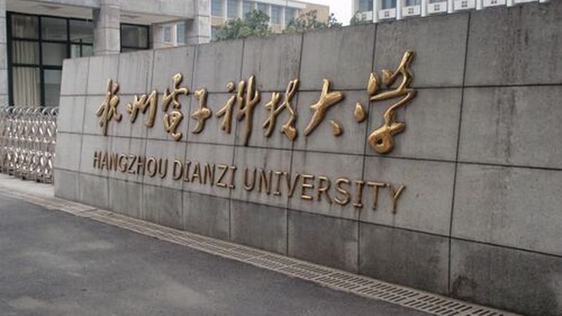 小型继电器尺寸选择：关键因素与适用场景分析